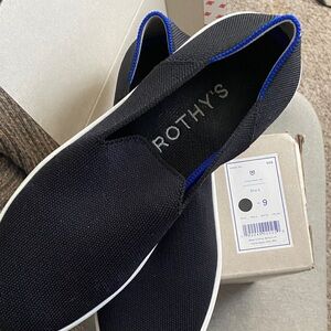 Rothy's Black and Blue Women's Slip-On Flats